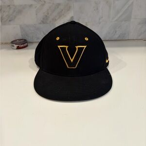 Vanderbilt Commodores Black Nike Dri-Fit Hat Size 7 1/8-57cm